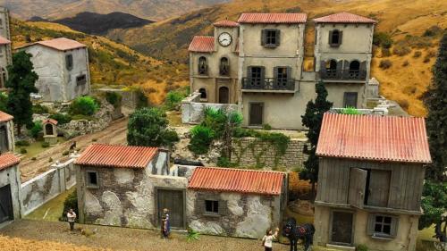 Mediterranean Village, 28mm, laser-cut HDF terrain