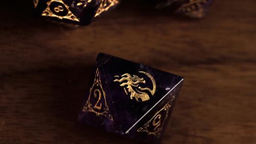 Doloir: Dragon’s Blaze Gem-Carved Dice
