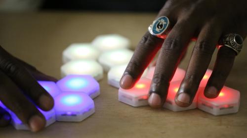 Blinks - A Board Game With A Mind Of Its Own