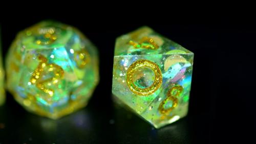 Dice D20 Sharp Edges Inclusions with Star / Moon